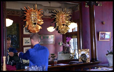 Vera Mae's Bistro - Entry