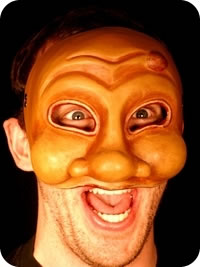 Arlechino mask being worn
